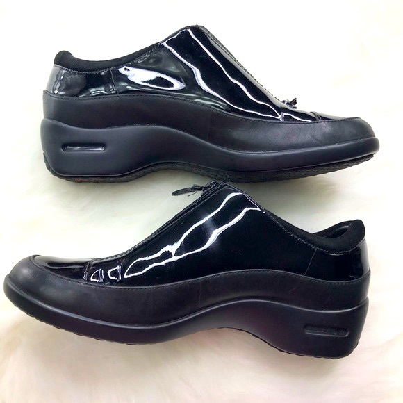 cole haan winnie grand waterproof bootie